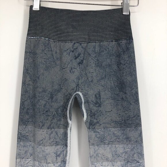 Lululemon Ebb to Train Leggings in Black, White,  Luna Wash Ombre ~XS - Picture 5 of 15